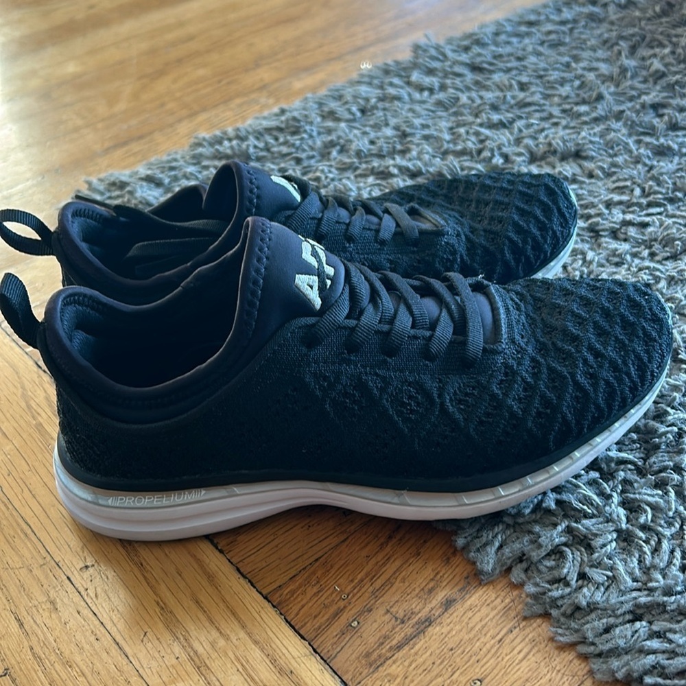 Women's APL Techloom Phantom Sneaker Black Metallic Silver Size 7